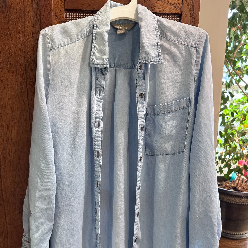 Natural Reflections chambray Lyocell button up shirt S, euc,